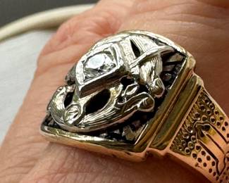 #33 - Vintage 14kt Masonic ring (approx. 0.20 pt diam. 9.03gr- $700