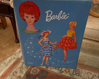 Barbie doll case w/clothing & dolls