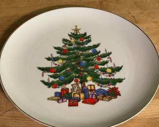 94B - $140 - Christmas China House of Global Art "Tannenbaum" fine china 