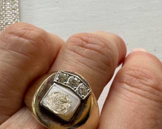 #32 - $375 - 10kt gold tested men ring with 3 diamonds 7.88gr