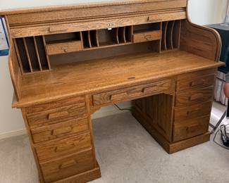 #45 - $500 - Oakridge Furniture Roll top desk 60 X 30 X 48H