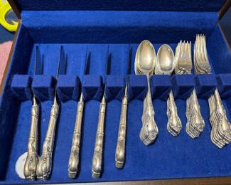 #102 - $1400 - TOWLE STERLING flatware set (1967)  Spanish Provencal set - 8 dinner kinfes/ 8 dinner forks/ 8 spreaders/ 8 salad forks/ 8 teaspoons/ 8 soup spoons - Total weight 34.24 ozt - 48 pieces - $1,400