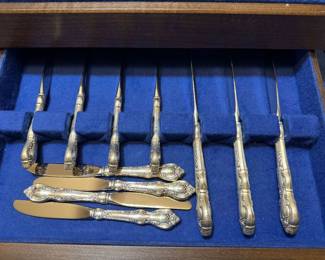 #102 - $1400 - TOWLE STERLING flatware set (1967)  Spanish Provencal set - 8 dinner kinfes/ 8 dinner forks/ 8 spreaders/ 8 salad forks/ 8 teaspoons/ 8 soup spoons - Total weight 34.24 ozt - 48 pieces - $1,400