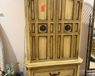 #26 - $150 - Stanley tall chest 5 drawers total/mirror inside 38x20x68