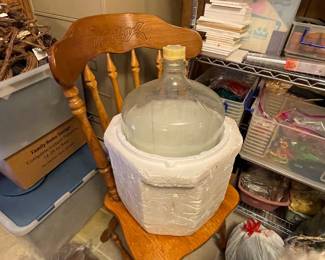 Vintage 5 gallan glass jar 1984 included is the top styrofame.