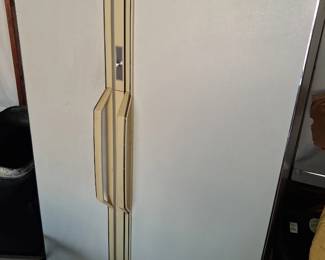 Side by side fridge