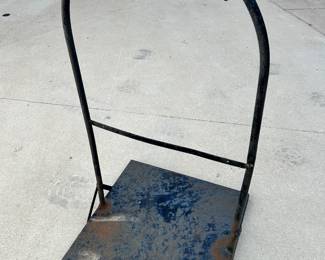 Stand witha great base to hang your gas station sigh - or any sigh of your choice!!