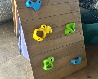 KidKraft A-Frame hideaway & climber.