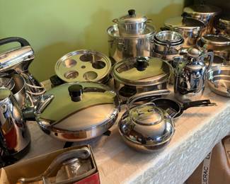 Assorted farberware pots