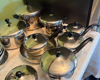 More farberware pots