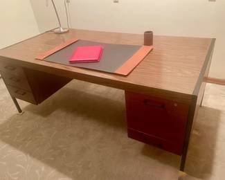 Sunar MCM executive desk