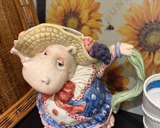 Hippo pitcher/Fitz & Floyd