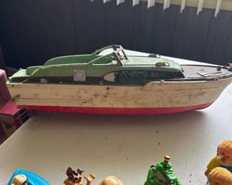 Toy boat