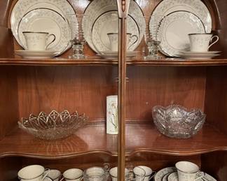 Lenox 'Windsong' China and crystal glasses (4) 