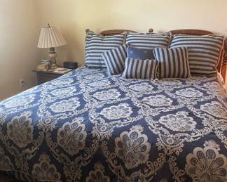 King Size Bed; Bedding Set