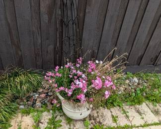 planter w/ flowers