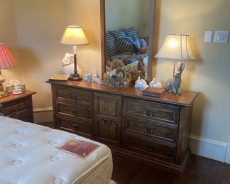Dresser w/ mirror