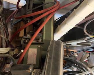 horizontal metal-cutting band saw