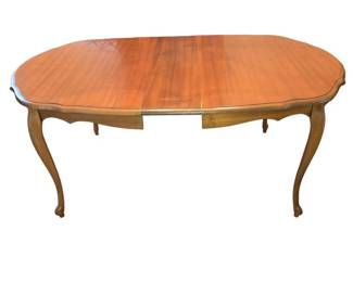 Nice Dining Table with Queen Anne Legs