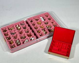 ASSORTED COSTUME JEWELRY EARRINGS WITH JEWELRY CASE