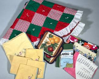 (8pc) VINTAGE PATCHWORK QUILTED CHRISTMAS TREE SKIRT WITH EYELET TRIM AND VINTAGE KITCHEN LINENS