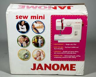 JANOME SEW MINI PORTABLE ELECTRIC SEWING MACHINE IN BOX WITH THREAD