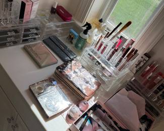 Make up and toiletries, NWT