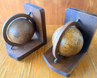 111Bookends