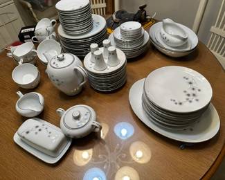 Creative Fine China #1014 China Set