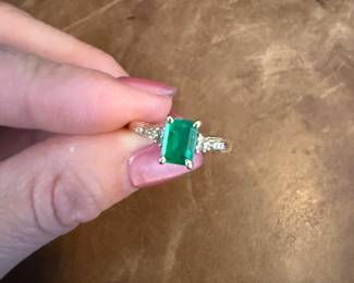 14k emerald diamond ring 