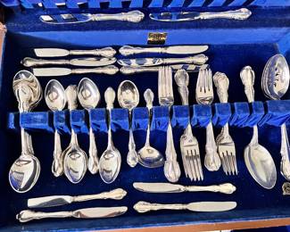 Sterling Towle flatware  91pc set w/wooden case