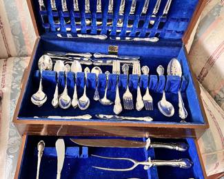 Sterling Towle flatware  91pc set w/wooden case
