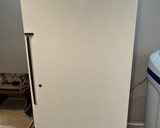 Upright freezer