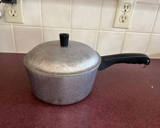 Heavy aluminum sauce pan