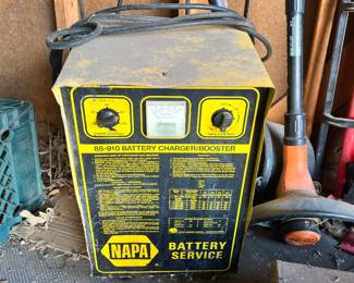 NAPA battery charger