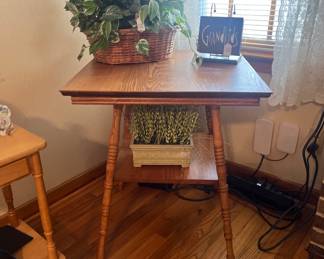 Carved leg parlor table
