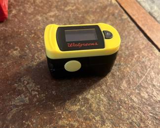 Blood oxygen monitor