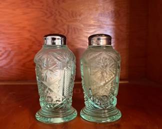 Imperial glass, green salt and pepper