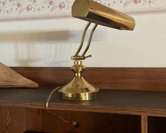 Pair of bra, piano lights