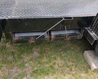 18ft long with Steel ramps