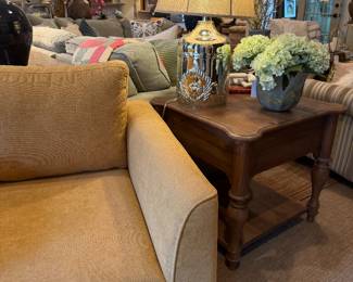 Swivel arm chair in perfect condition