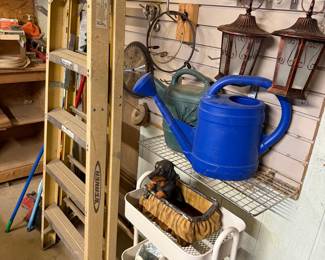 Miscellaneous garage items