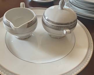 Mikasa Platinum Crown L3428 Fine China Dinnerware Set