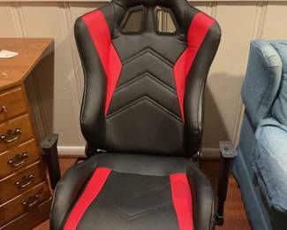 Gaming chair - Staples Emerge Vortex Bonded Leather Ergonomic gaming chair 