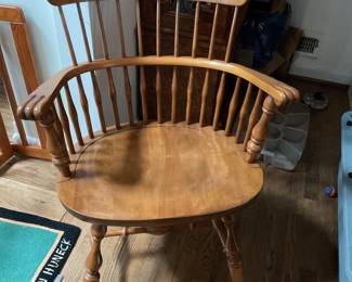 Ethan Allen Maple  reproduction of a Colonial Windsor Captains spindle comb back chair 