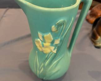 Vintage Weller daffodil line pitcher by