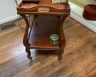 Ethan Allen end table 