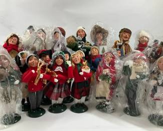 Byers Choice Carolers Mixed Christmas Figurines Handmade Holiday Collection