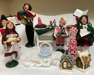 Byers Choice Carolers Christmas Baking Kitchen Scene Gingerbread Houses Table Set