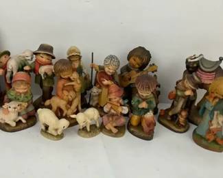 ANRI Ferrndiz Italian Carved Wood Nativity Figurines
